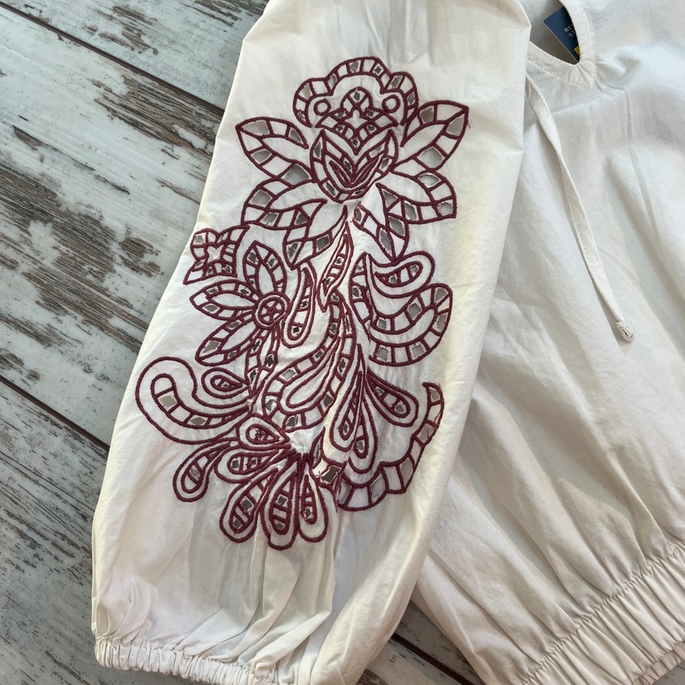 Universal Thread NWT Embroidered Balloon Sleeve Blouse - Small - Picture 12 of 14